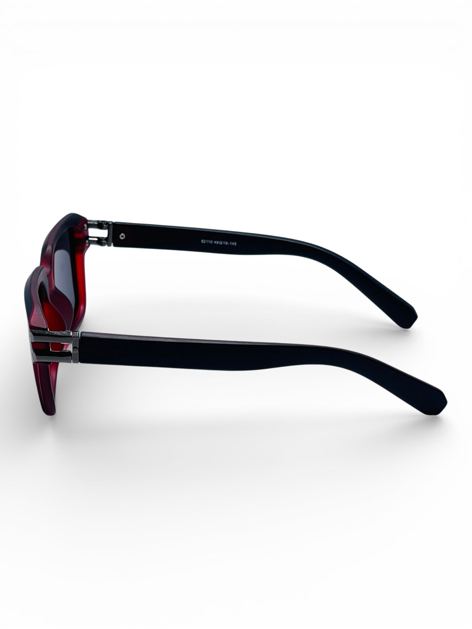 Verlin Wayfarer Sunglasses 82110 Red Black - Angled View