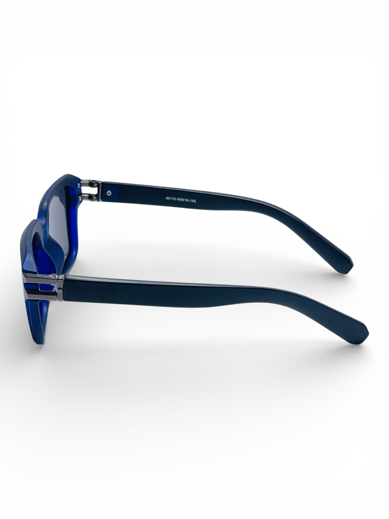 Verlin Wayfarer Sunglasses 82110 Blue - Angled View