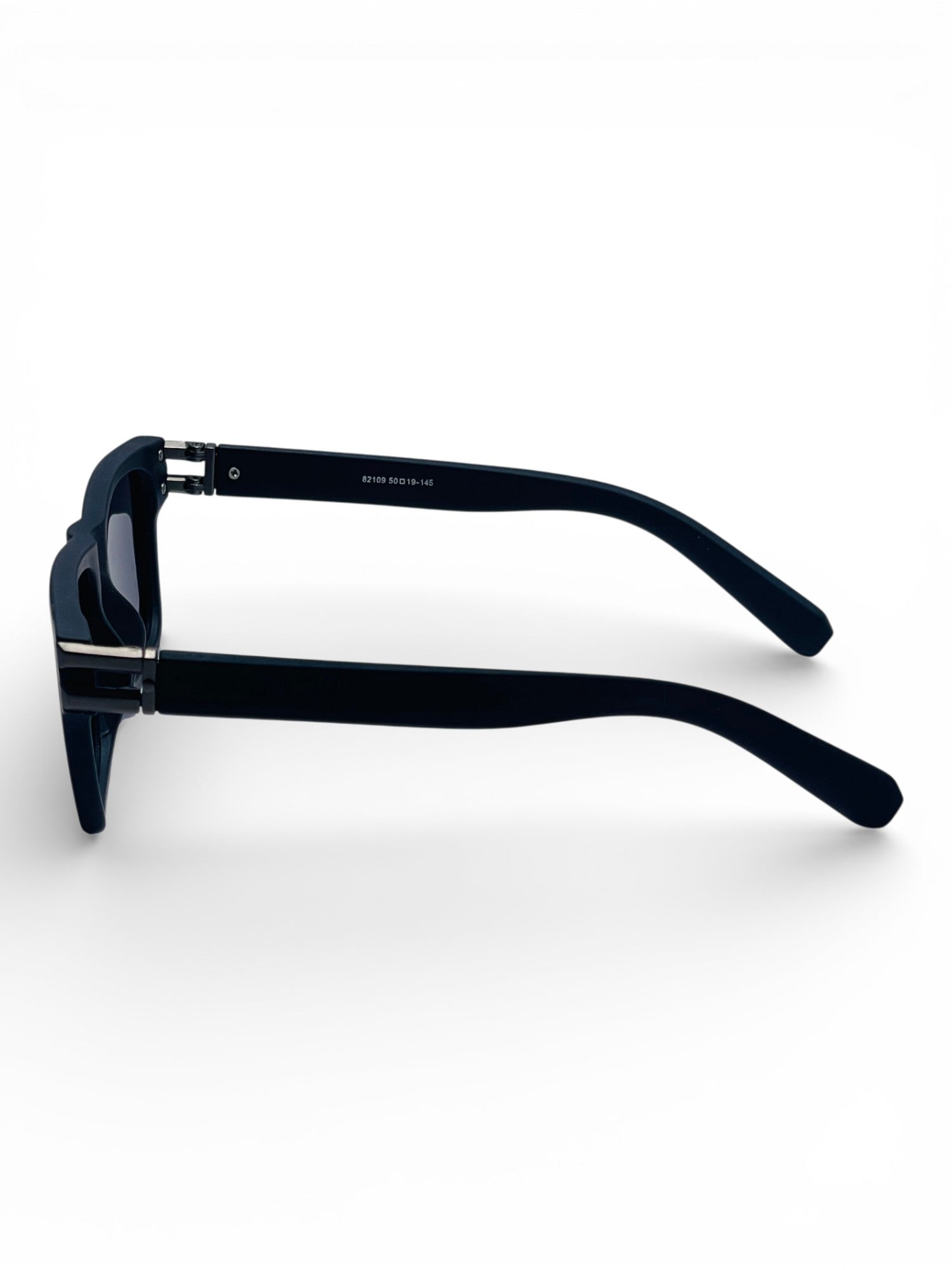 Verlin Wayfarer Sunglasses 82109 Matte Black - Angled View