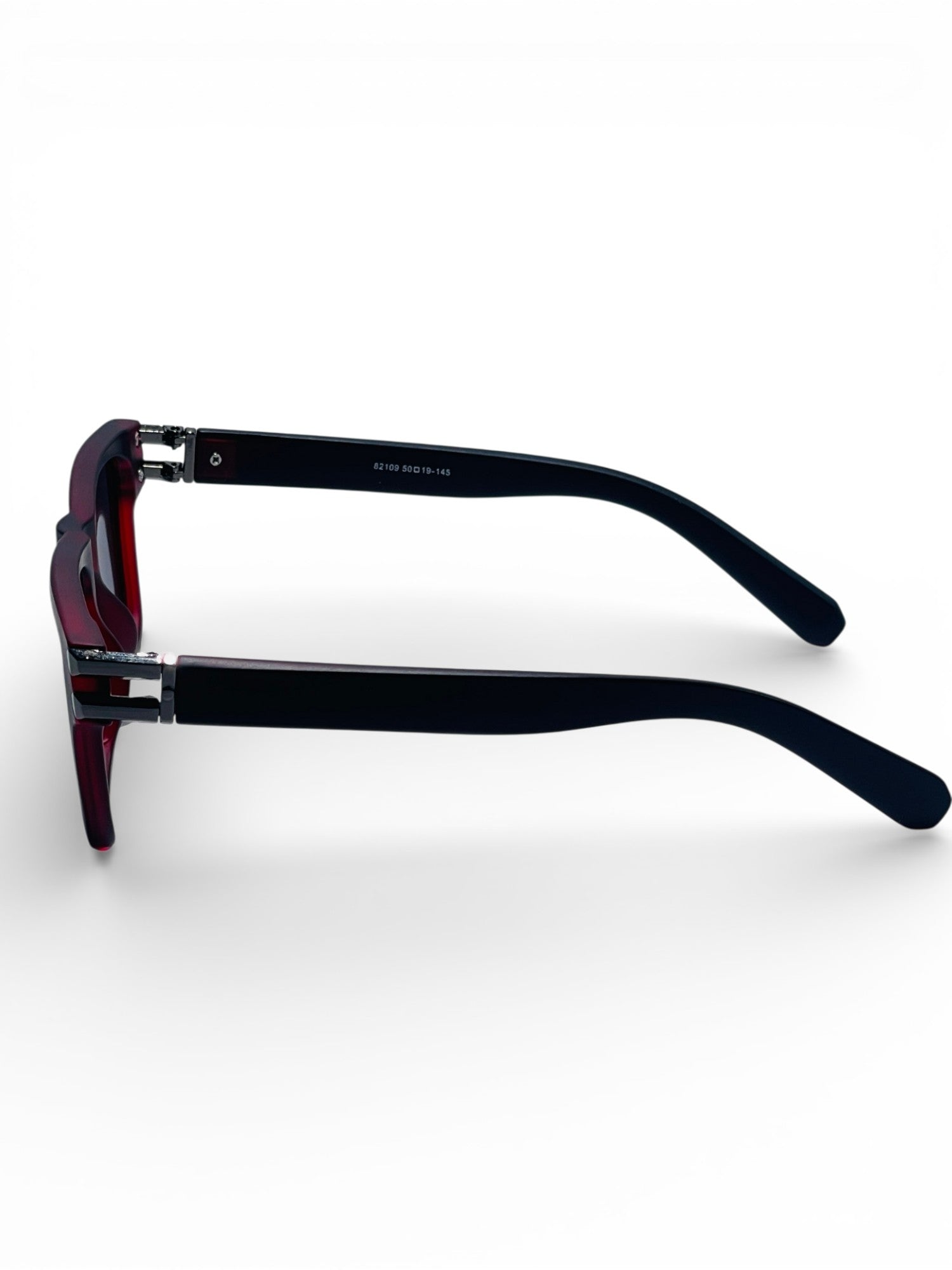 Verlin Wayfarer Sunglasses 82109 Red Black - Angled View