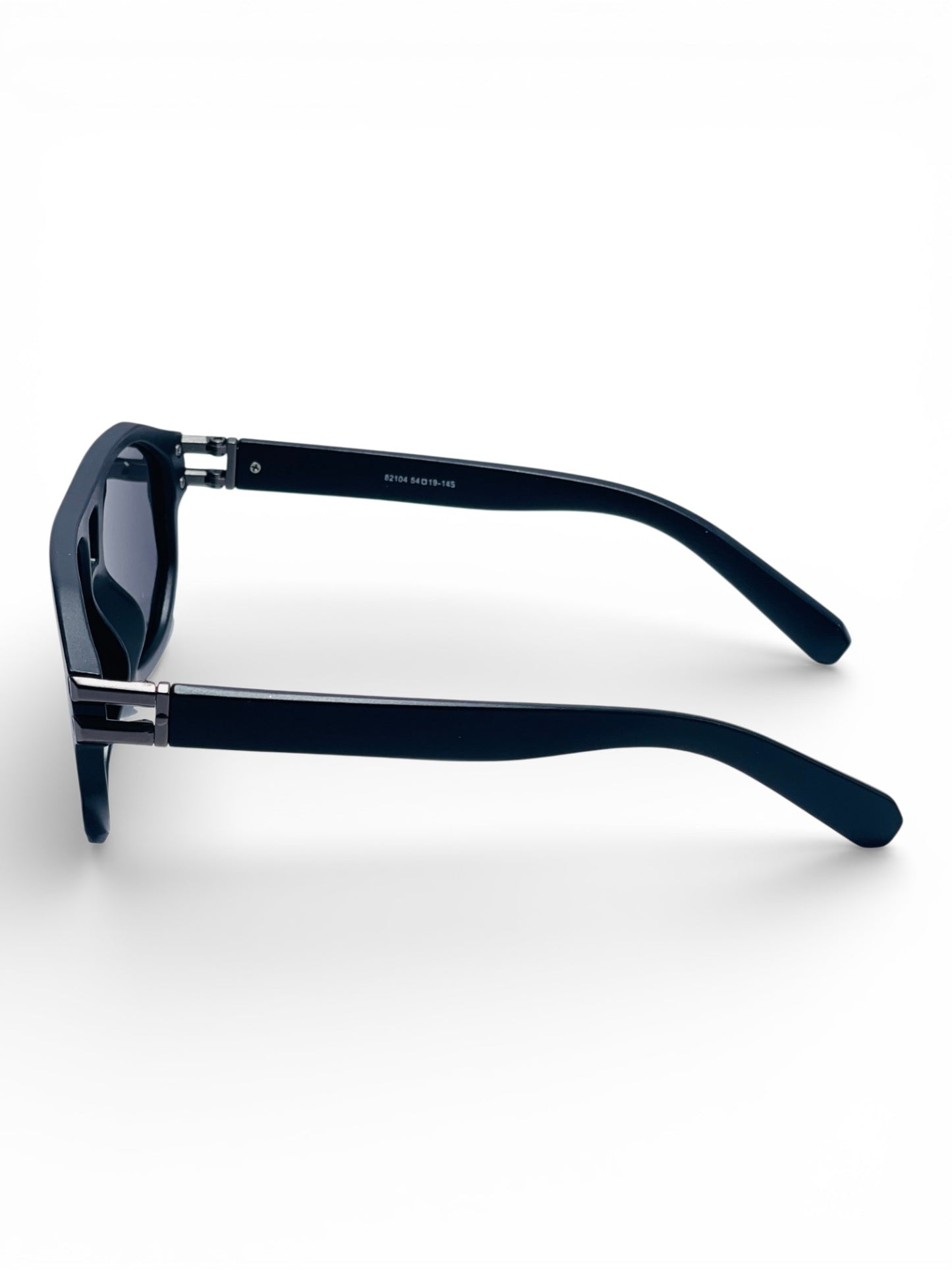 Verlin Wayfarer Sunglasses 82104 Matte Black - Angled View