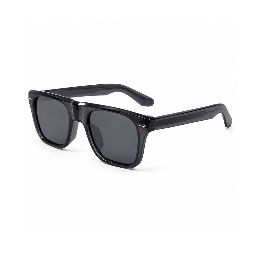 8805 Polarized Sunglasses in Smoke / grey — three-quarter view